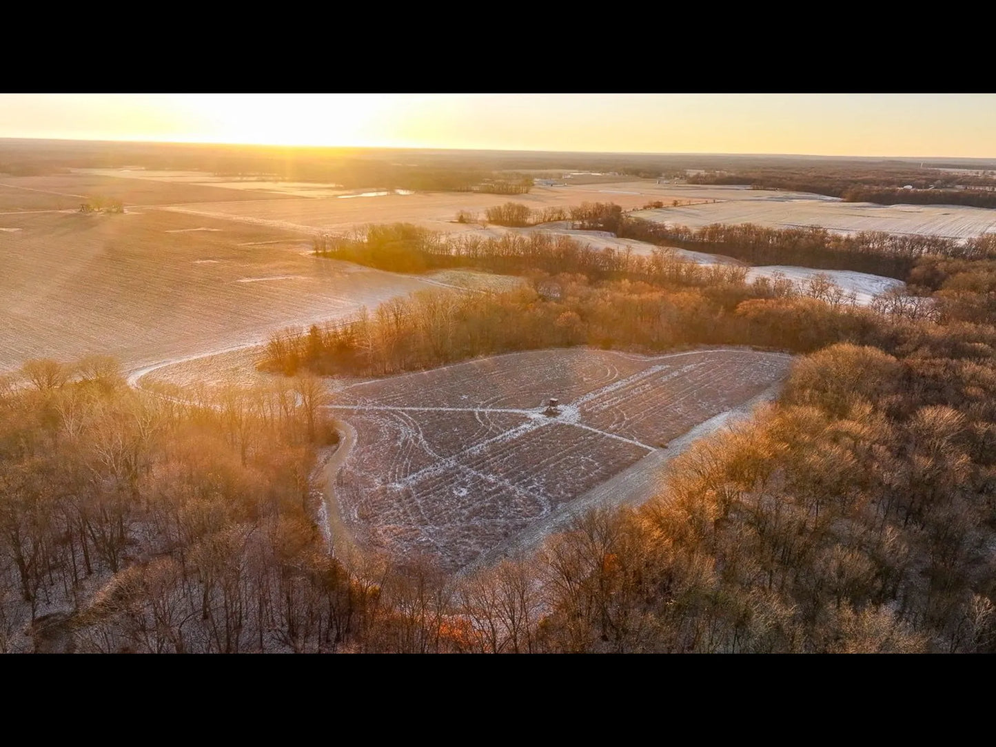 105± Acres with Cabin and Prime Hunting | Adams County, Illinois