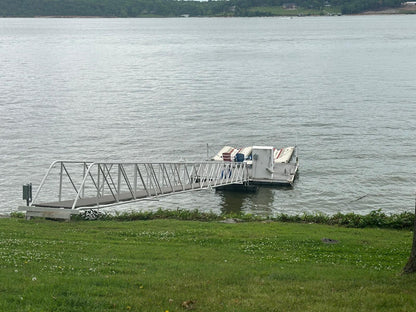 Luxury Grand Lake Waterfront Retreat – Monkey Island, Oklahoma